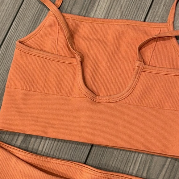 Fabletics workout gear! - Picture 2 of 3